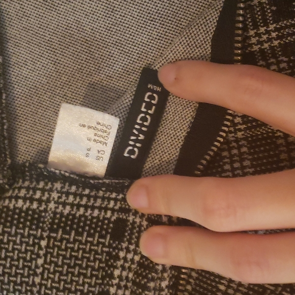 Divided H&M Grey Plaid Skater Skirt - Picture 4 of 4